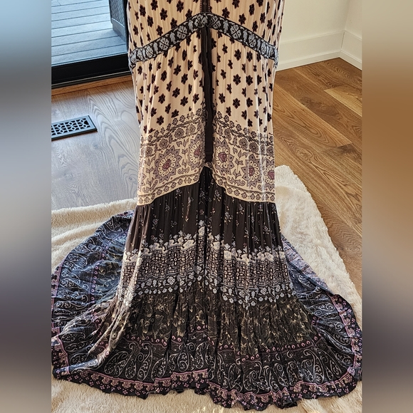 Spell & Gypsy Designs Lionheart Maxi Dress Medium - Picture 4 of 16